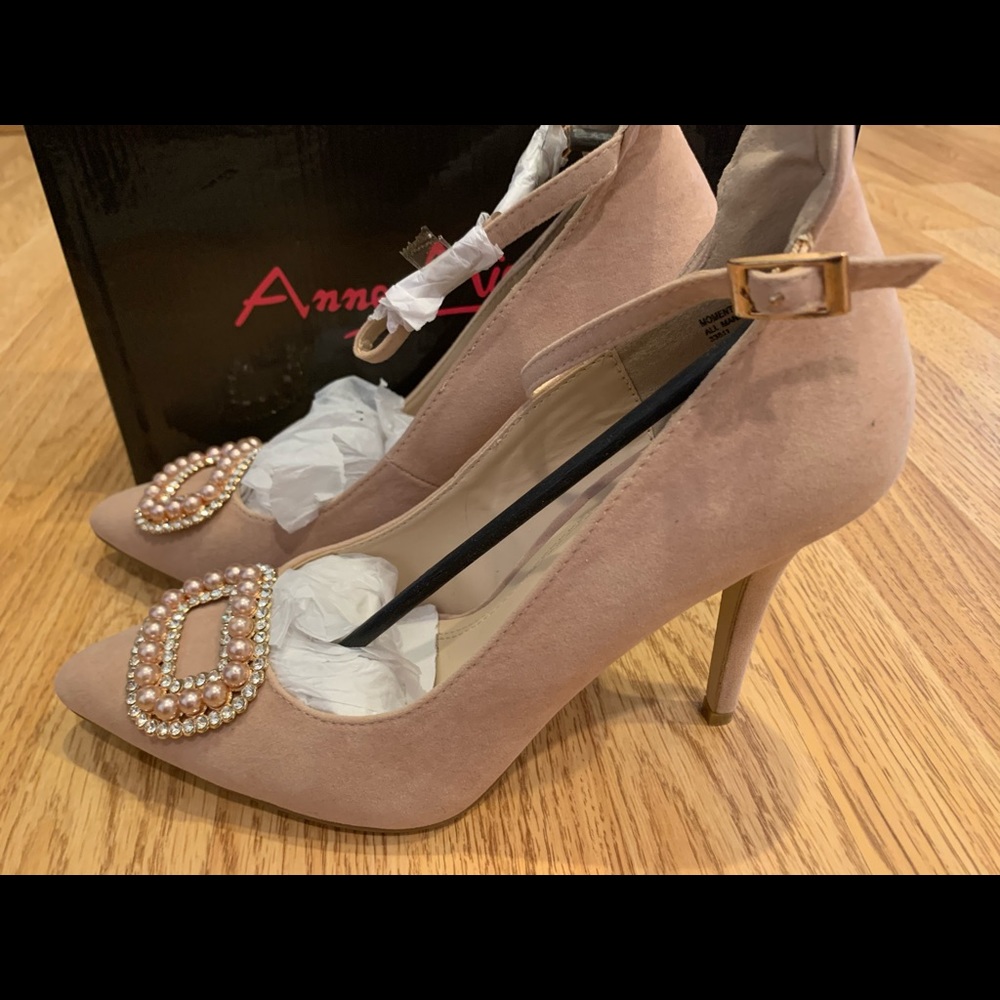 Anne Michelle Light Pink Suede Heels